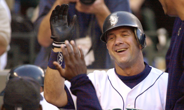 Notable baseball writers believe Edgar Martinez should and