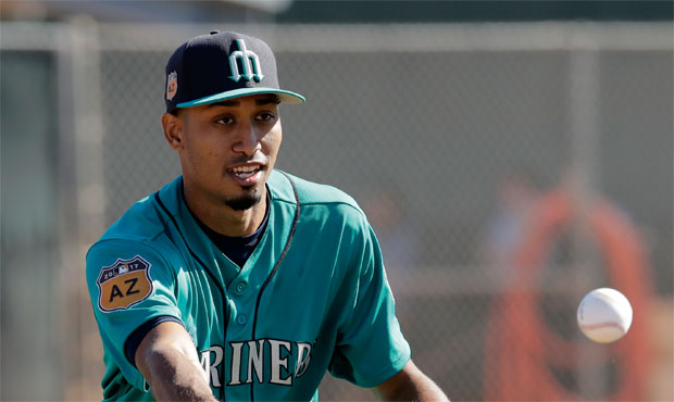 Worth another look: Watch Mariners' Edwin Diaz strike out side on