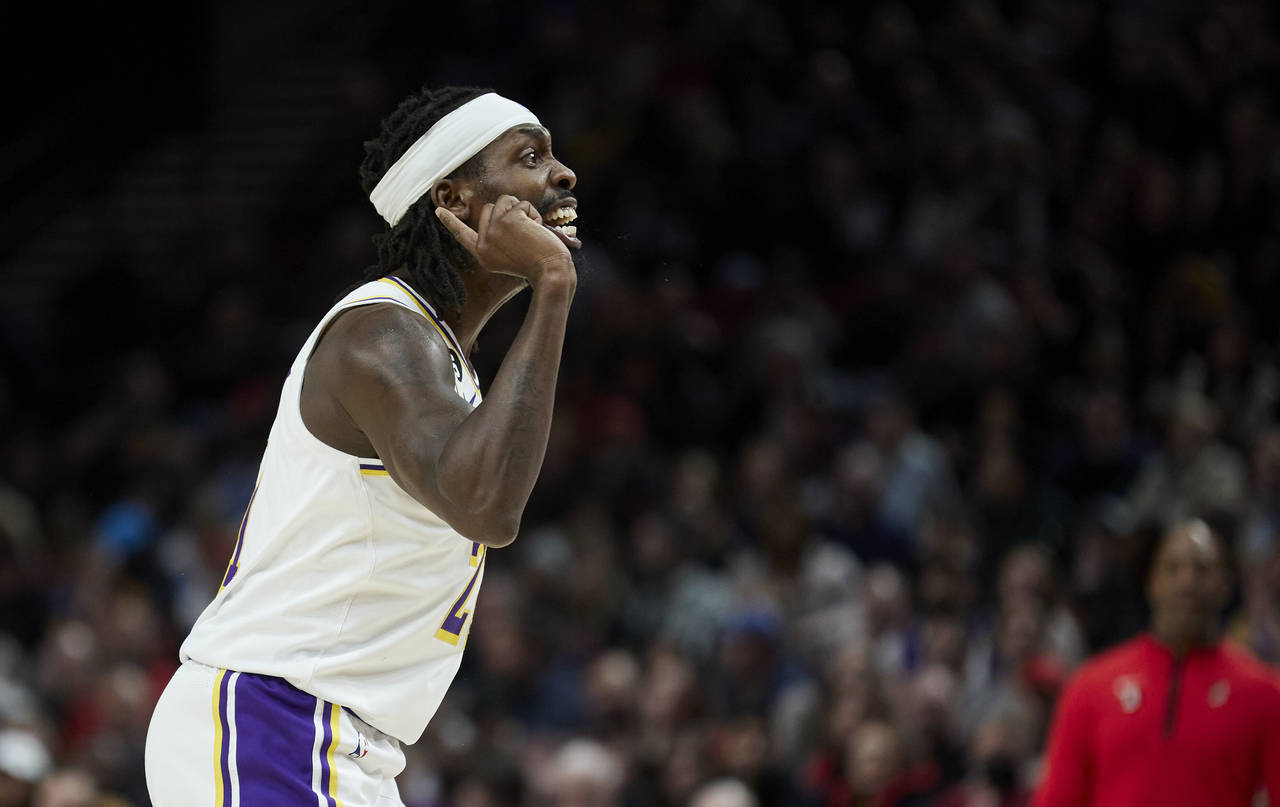 James scores 37, Lakers rally past Trail Blazers 121-112