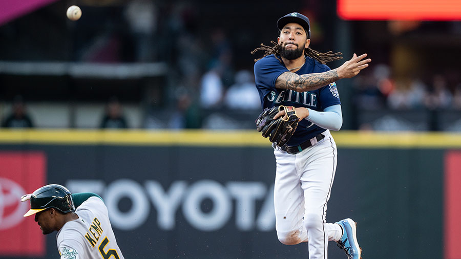 Seattle Mariners on X: Friday night baseball vibes.