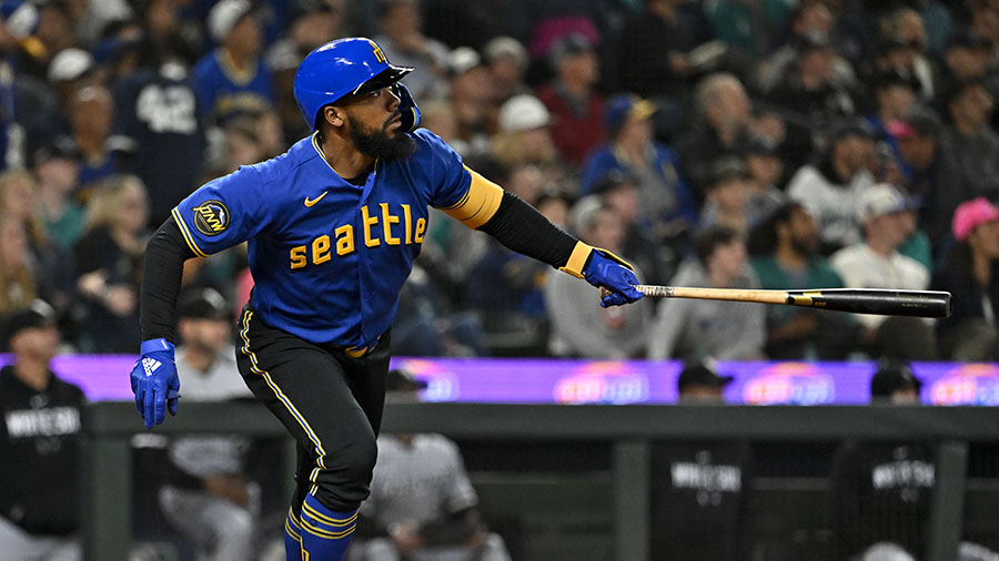 Teoscar Hernandez trade details: Mariners acquire All-Star