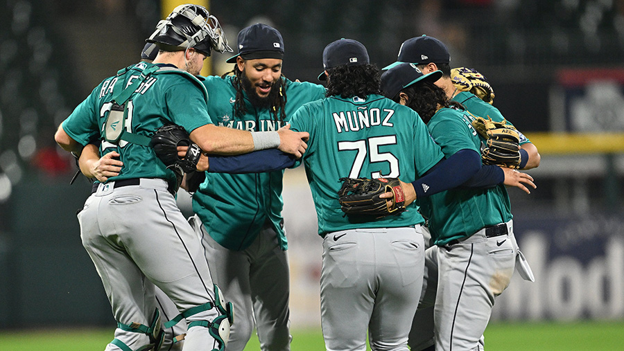 Seattle Mariners open September leading AL West playoff chase