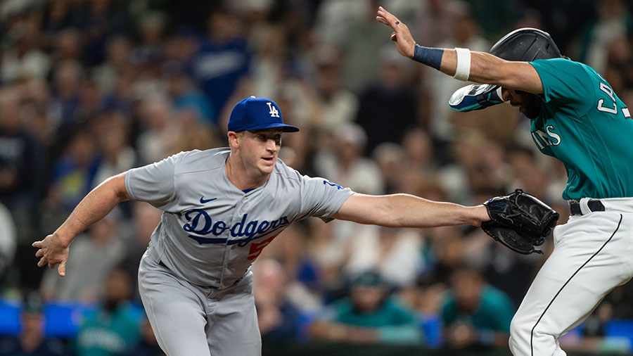 Seattle Mariners fall 6-2 in extras as Dodgers clinch NL West