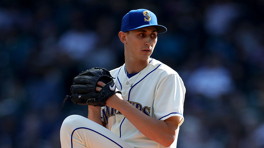 Mariners' George Kirby unveils knuckleball in final game of the season