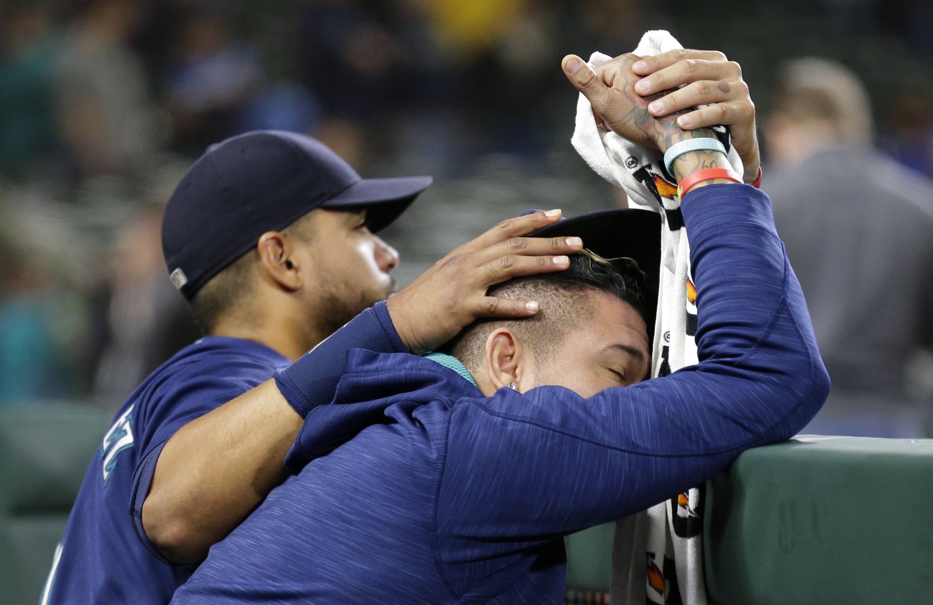 Felix Hernandez at Mariners 1st home playoffs in 21 years