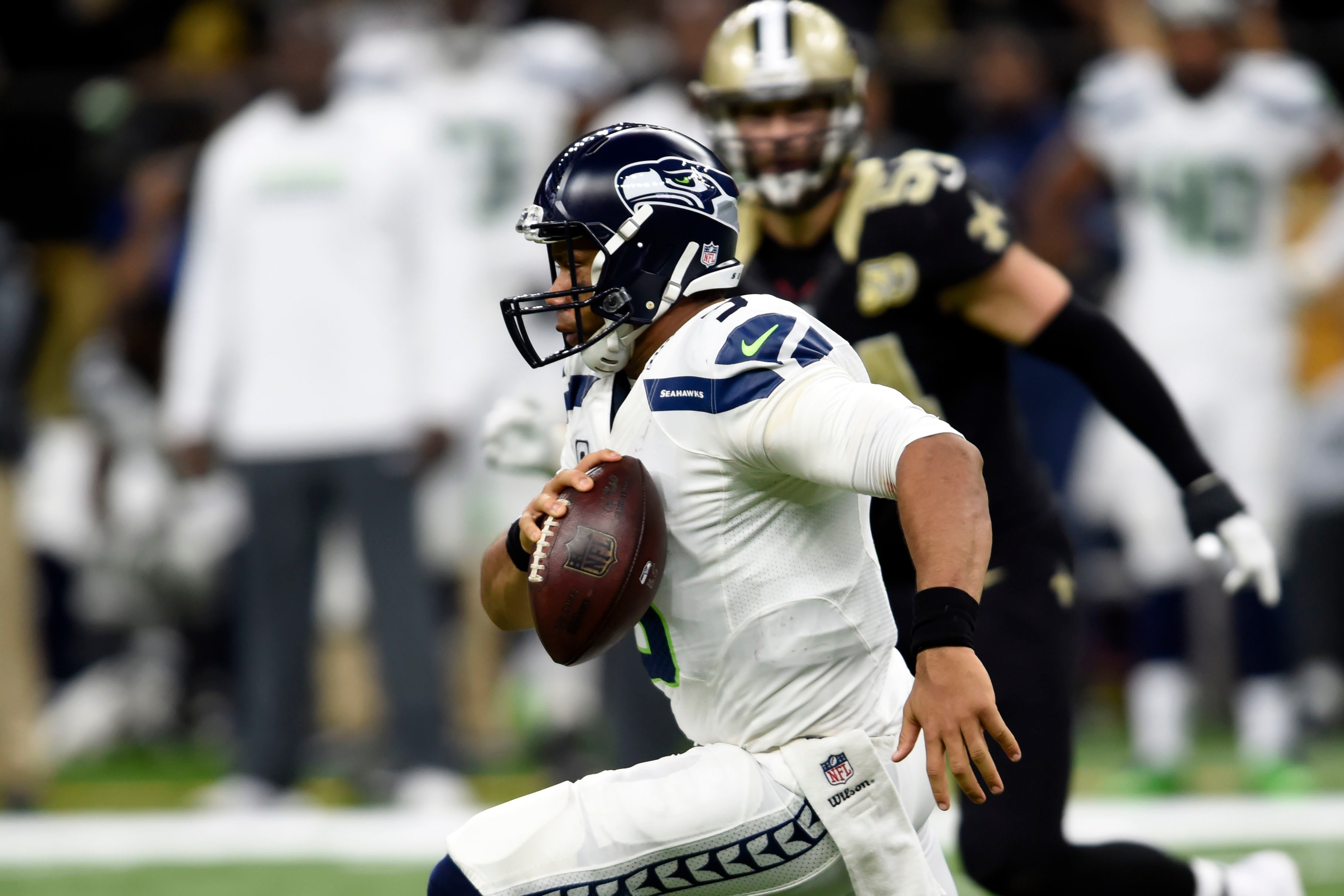 Even with a bad knee and bad ankle, Russell Wilson shredded the Jets defense in Sunday's Seahawks w...