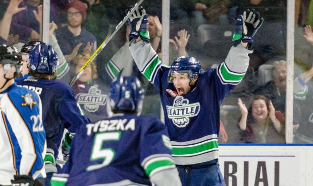 With Mathew Barzal's return, the Seattle Thunderbirds are hoping for a strong second half (Brian Li...
