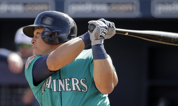 Carlos Ruiz will give Mike Zunino a spell behind the plate and make his Mariners debut on Thursday....
