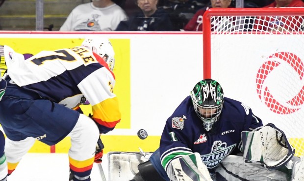 Seattle's Carl Stankowski makes one of his 31 saves during the T-Birds 3-2 loss (Aaron Bell/CHL Ima...