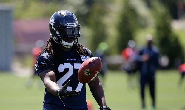 Eddie Lacy's contract reportedly includes $385,000 in incentives tied to his weight. (AP)...