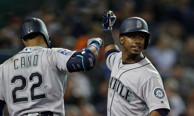 Jean Segura on Robinson Canó's suspension: "It's been tough. He needs friends." (AP)...