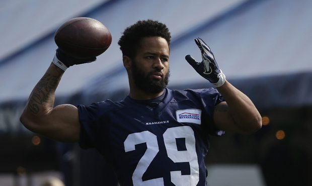 Earl Thomas wrote a Players' Tribune article detailing his holdout from the Seahawks. (AP)...