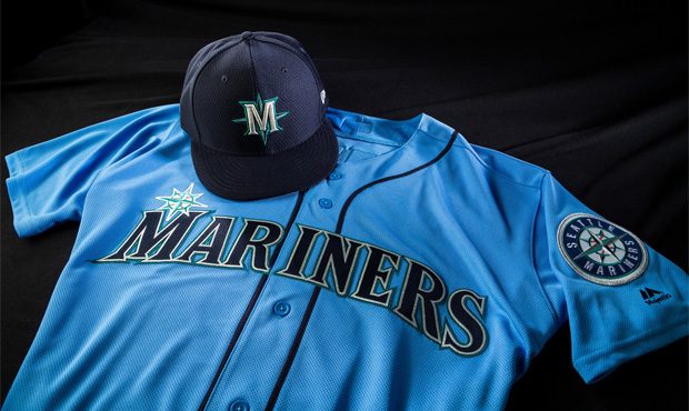 Mariners to don powder blue jersey, new 