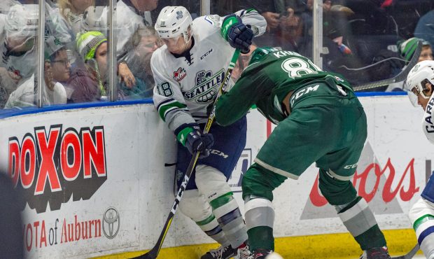 Second period costly as Thunderbirds lose to Silvertips - Seattle Sports