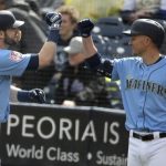 Mitch Haniger homered and Kyle Seager went 2 for 2 in the Mariners' game Friday. (AP)