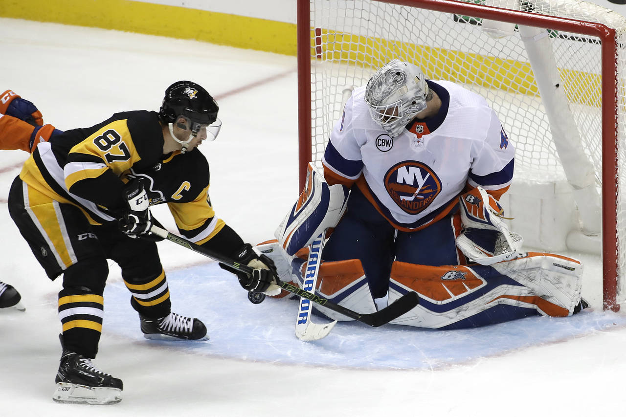 Islanders top Penguins 4-1 to take 3-0 series lead