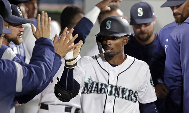 Mariners 2B Dee Gordon appeared to suffer an injury to his wrist on Thursday. (AP)...