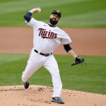 MINNEAPOLIS, MINNESOTA - APRIL 11: Matt Shoemaker #32 of the Minnesota Twins delivers a pitch against the Seattle Mariners during the first inning of the game at Target Field on April 11, 2021 in Minneapolis, Minnesota. (Photo by Hannah Foslien/Getty Images)