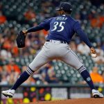 HOUSTON, TEXAS - APRIL 28: Justin Dunn #35 of the Seattle Mariners pitches in the first inning against the Houston Astros at Minute Maid Park on April 28, 2021 in Houston, Texas. (Photo by Bob Levey/Getty Images)