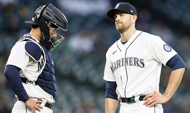 Seattle Mariners' J.P. Crawford homers, celebrates by petting dog - Seattle  Sports