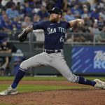 KANSAS CITY, MISSOURI - SEPTEMBER 18:  Sean Doolittle #62 of the Seattle Mariners throws in the fifth inning against the Kansas City Royals at Kauffman Stadium on September 18, 2021 in Kansas City, Missouri. (Photo by Ed Zurga/Getty Images)