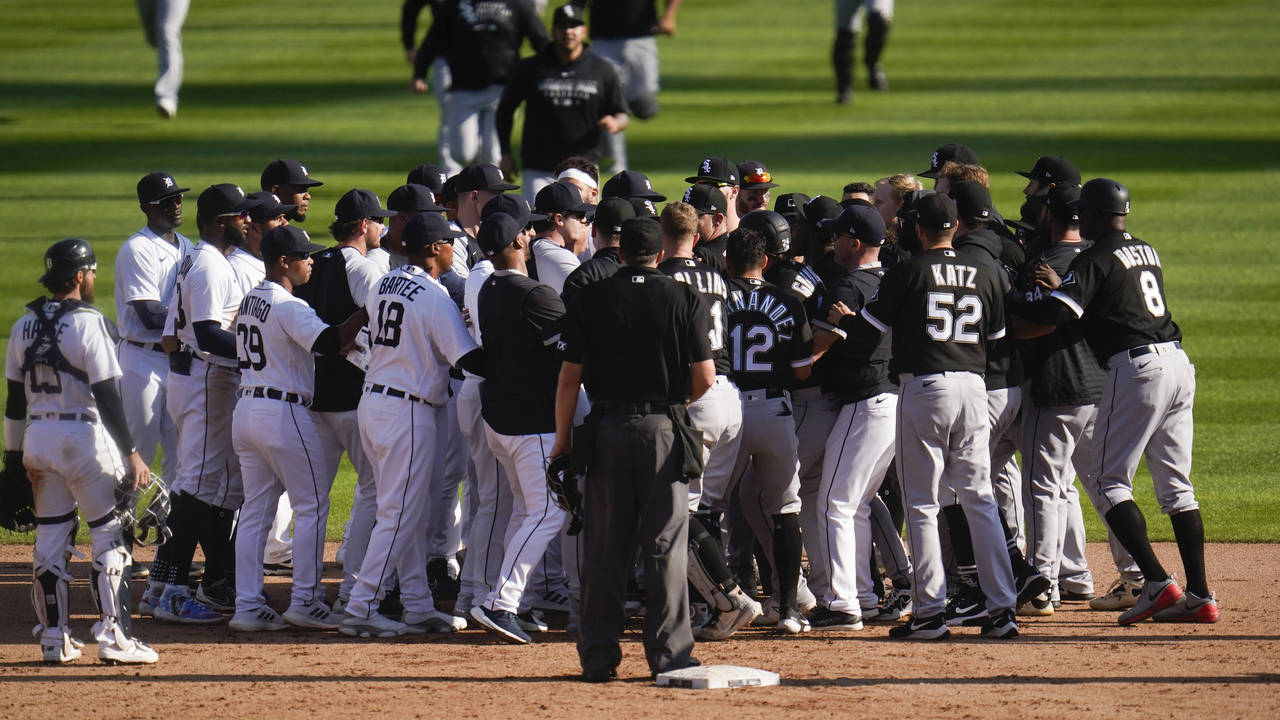 Detroit Tigers and Chicago White Sox benches clear in the ninth inning of a baseball game in Detroi...