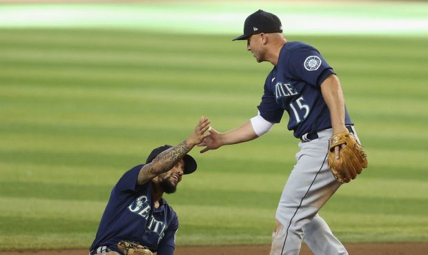 Mariners' Kyle Seager gets emotional sendoff from T-Mobile Park crowd -  Seattle Sports