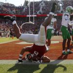 
              CORRECTS ID TO ELIJAH HIGGINS NOT JAYLON REDD - Stanford's Elijah Higgins makes a touchdown catch against Oregon during the second half of an NCAA college football game in Stanford, Calif., Saturday, Oct. 2, 2021. (AP Photo/Jed Jacobsohn)
            