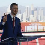 
              Lincoln Riley, the new head football coach of the University of Southern California, speaks during a ceremony in Los Angeles, Monday, Nov. 29, 2021. (AP Photo/Ashley Landis)
            
