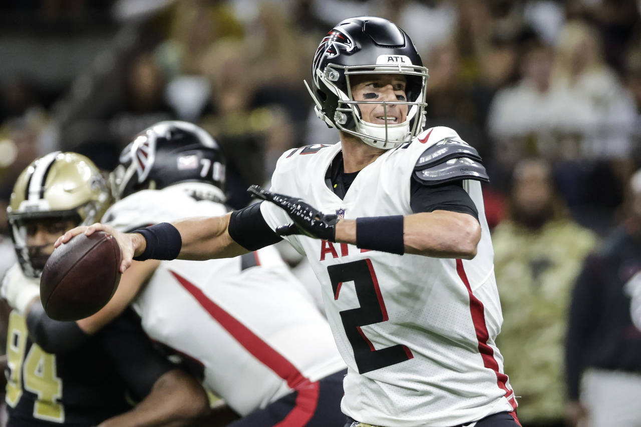 Atlanta Falcons quarterback Matt Ryan (2) works in ther pocket against the New Orleans Saints durin...