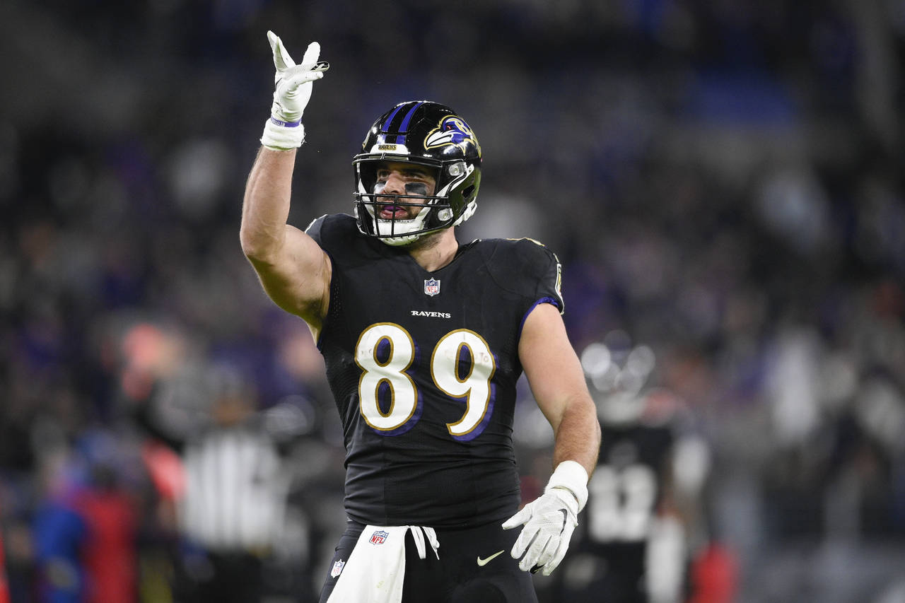 Baltimore Ravens tight end Mark Andrews gestures after making a catch against the Cleveland Browns ...