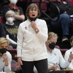 
              Stanford head coach Tara VanDerveer yells toward players during the first half of her team's NCAA college basketball game against Arizona State in Stanford, Calif., Friday, Jan. 28, 2022. (AP Photo/Jeff Chiu)
            