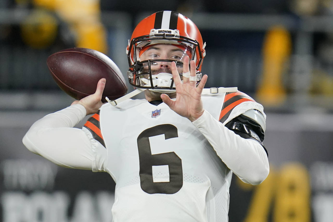 Cleveland Browns quarterback Baker Mayfield (6) warms up before an NFL football game against the Pi...