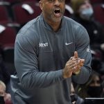 
              Washington Wizards head coach Wes Unseld Jr. calls his team during the first half of an NBA basketball game against the Chicago Bulls in Chicago, Friday, Jan. 7, 2022. (AP Photo/Nam Y. Huh)
            