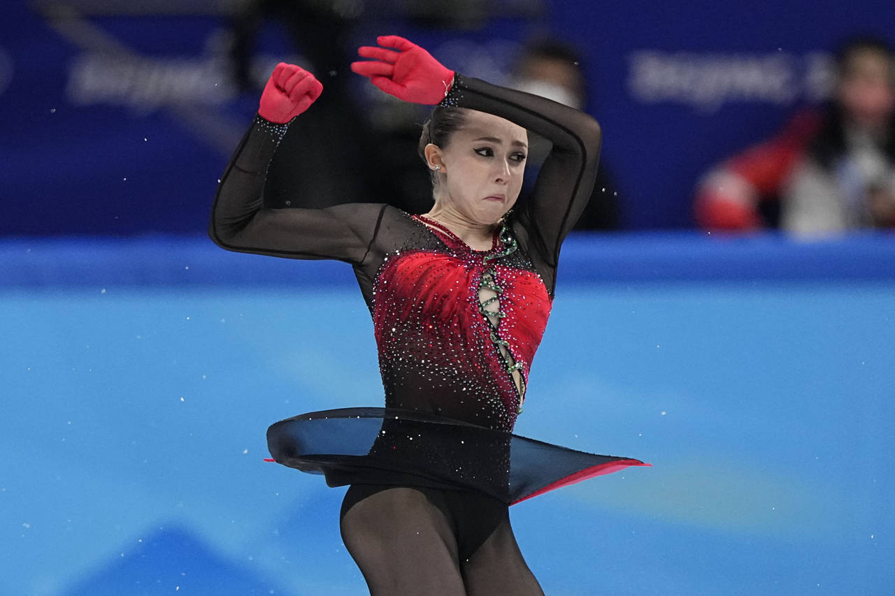 Olympics Live Kamila Valievas falls leave her in 4th place