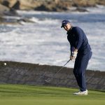
              Jordan Spieth chips onto the 18th green of the Pebble Beach Golf Links during the final round of the AT&T Pebble Beach Pro-Am golf tournament in Pebble Beach, Calif., Sunday, Feb. 6, 2022. (AP Photo/Eric Risberg)
            