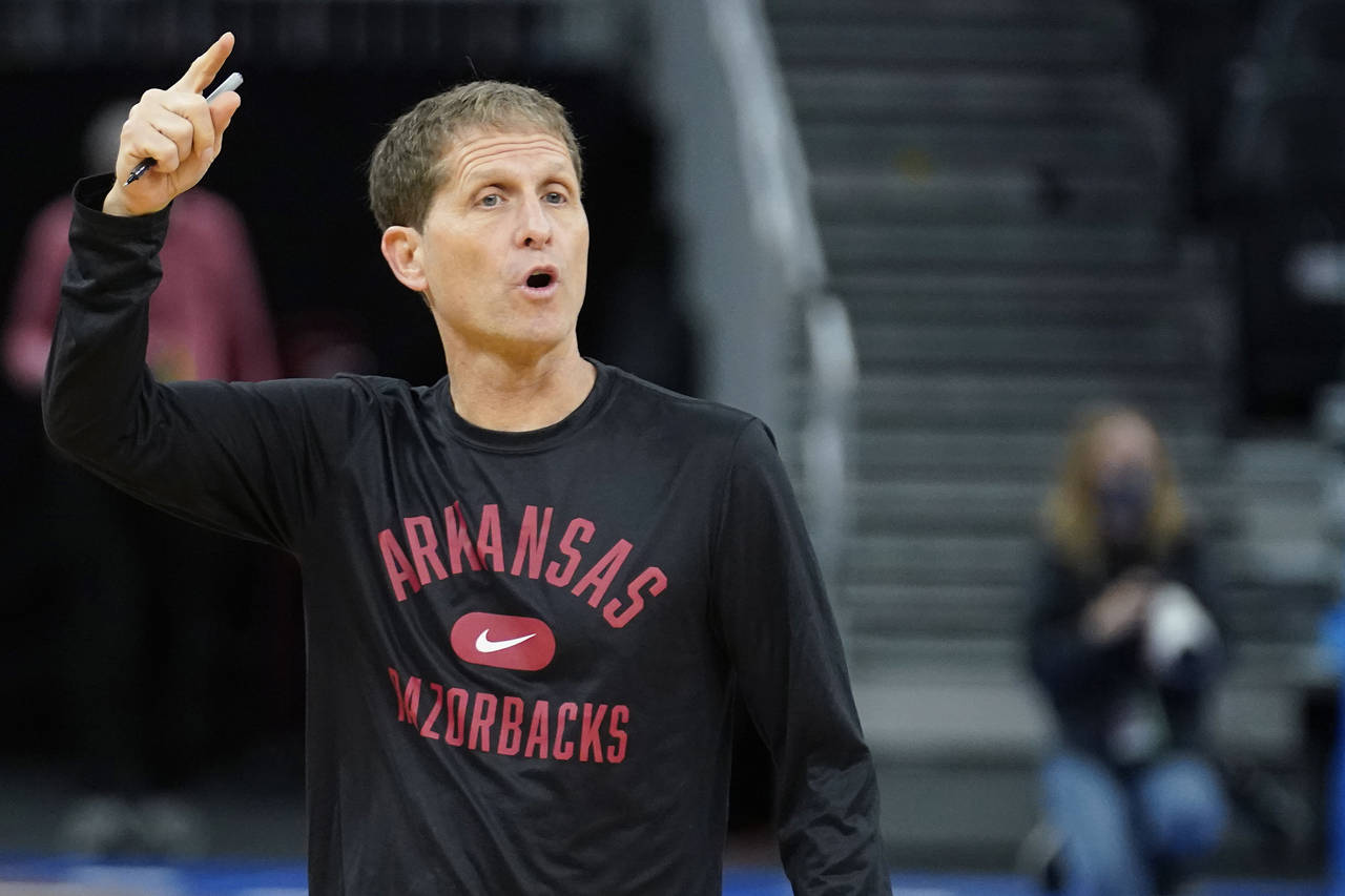 Arkansas head coach Eric Musselman yells out instructions during practice for the NCAA men's colleg...