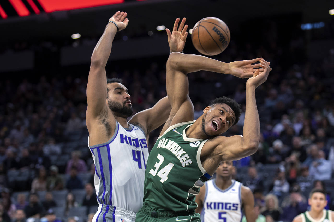 Bucks cruise past Kings on slow night for Antetokounmpo