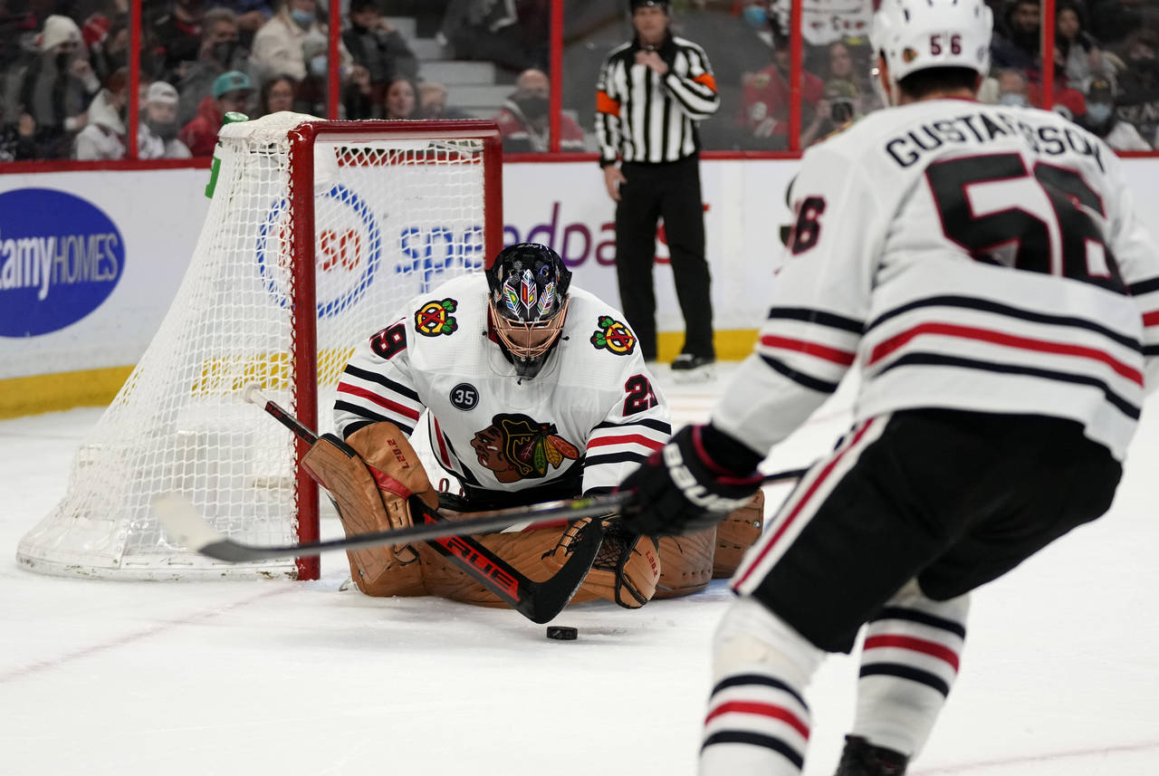 Chicago Blackhawks goaltender Marc-Andre Fleury (29) makes a save during the second period of an NH...