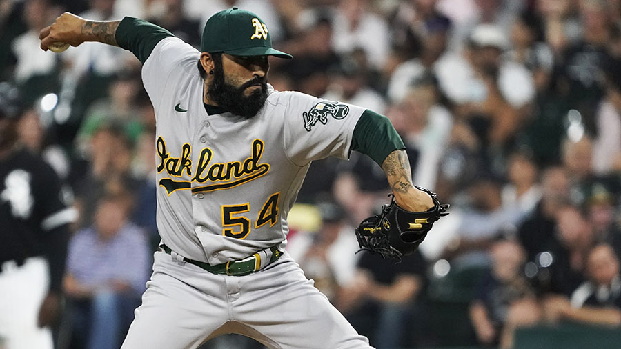 Mariners sign 3-time World Series champion reliever Sergio Romo - Seattle  Sports