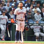 SEATTLE, WASHINGTON - APRIL 17: Jose Altuve #27 of the Houston Astros bats against the Seattle Mariners during the eighth inning at T-Mobile Park on April 17, 2022 in Seattle, Washington. (Photo by Abbie Parr/Getty Images)
