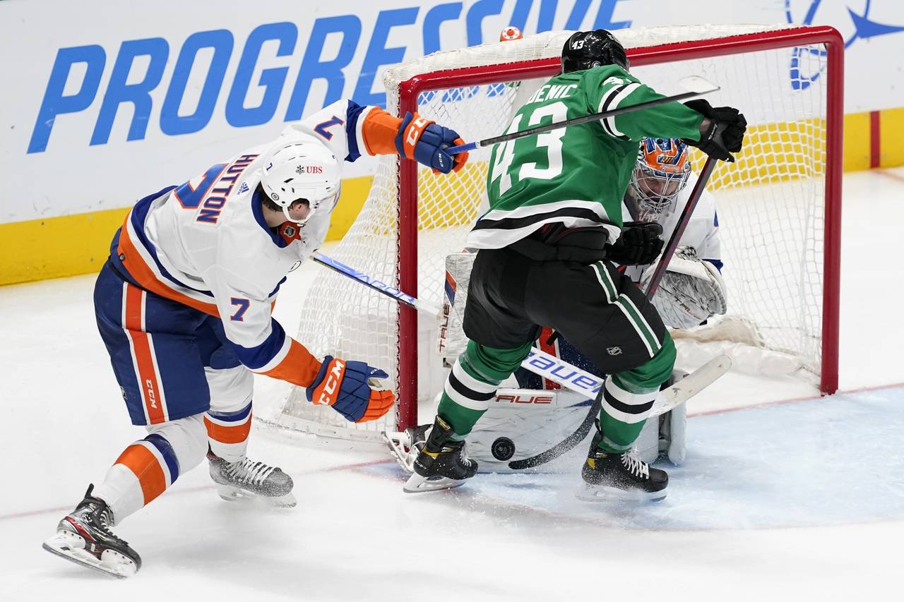 Nelson's 3-goal third period powers Islanders past Stars 4-2 - The