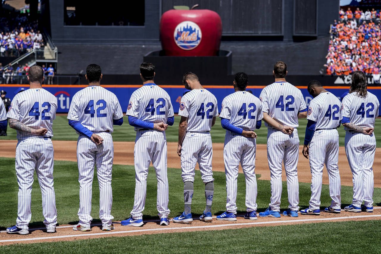 2022 LA Dodgers, Jackie Robinson Replica Jersey, Stadium Giveaway