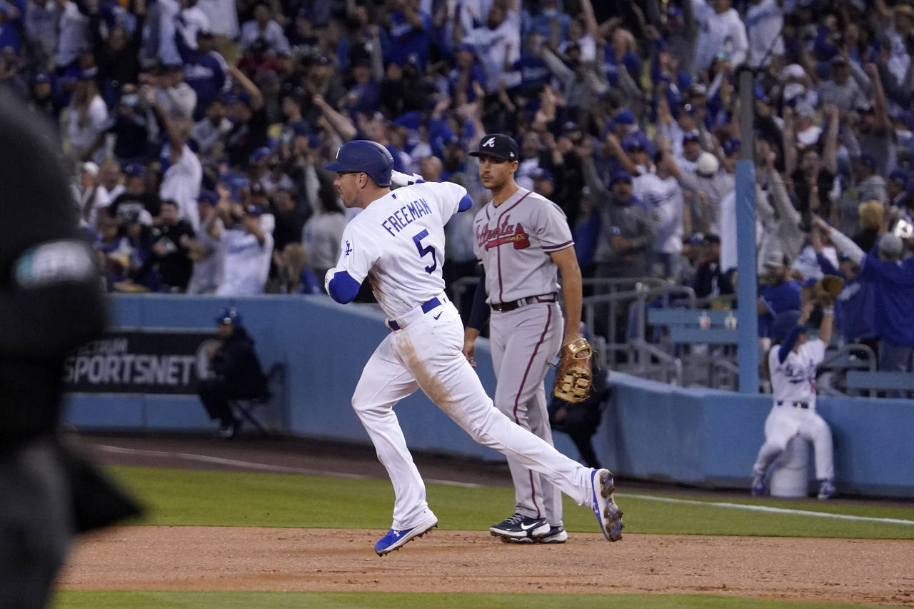 Freeman hits 1st HR for Dodgers vs Braves in reunion game