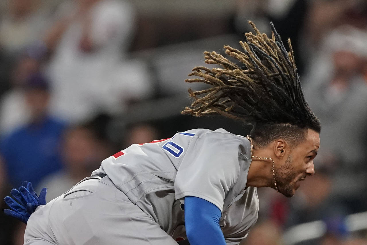 Cubs OF Michael Hermosillo makes INSANE catch at the wall, Stroman