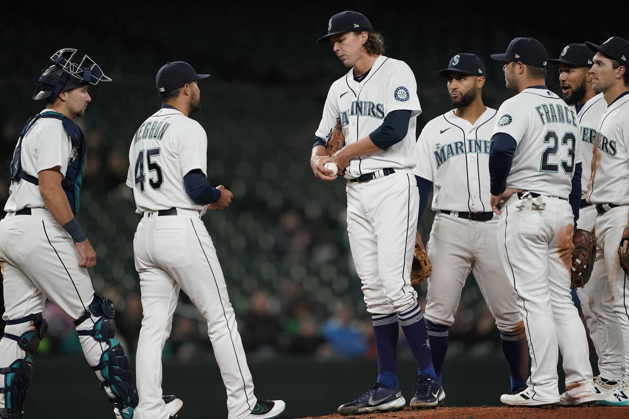 Logan Gilbert unleashes 'Walter' as Mariners finish 4-game sweep