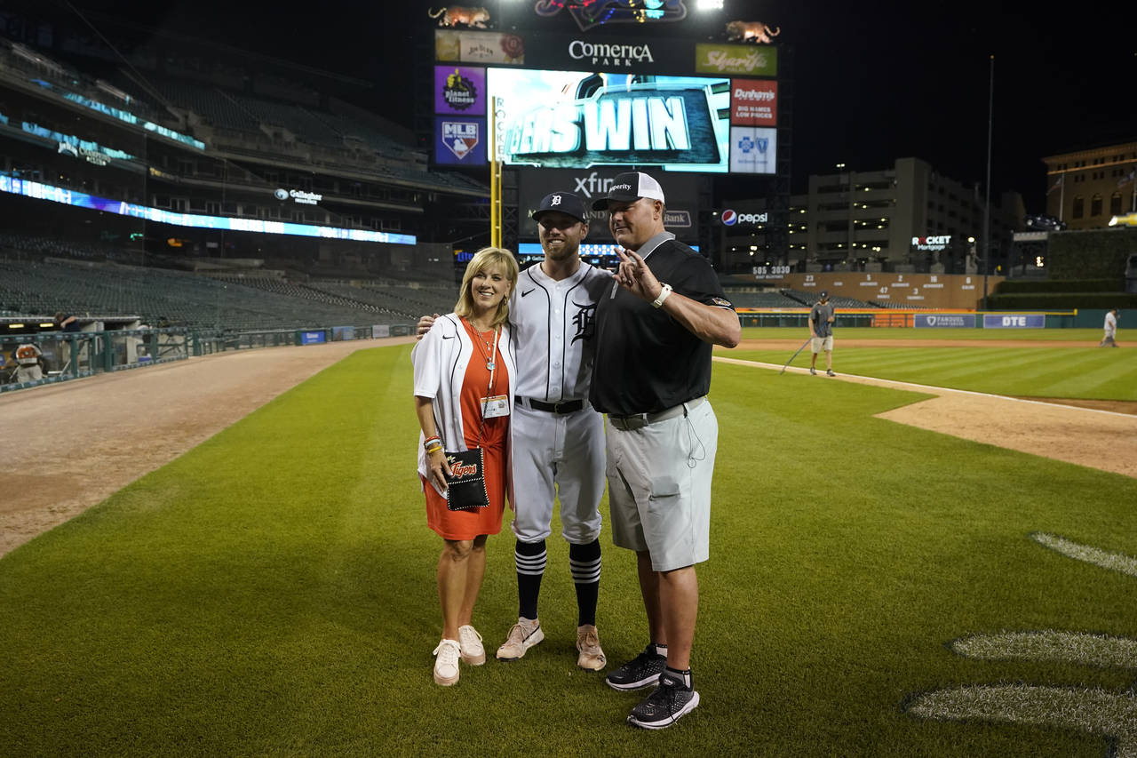 Roger Clemens, seven-time Cy Young Award winning pitcher, right and his wife Debbie pose with their...