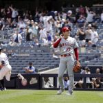 
              Los Angeles Angels pitcher Shohei Ohtani (17) reacts after giving up a home run to New York Yankees' Aaron Judge during the third inning of the first baseball game of a doubleheader on Thursday, June 2, 2022, in New York. (AP Photo/Adam Hunger)
            