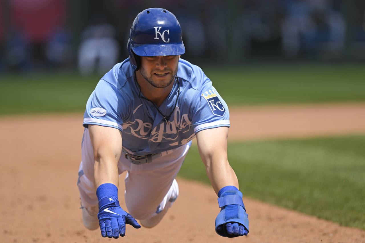 KANSAS CITY, MO - APRIL 21: Tampa Bay Rays left fielder Yoshi Tsutsugo (25)  bats in the first inning of an MLB game between the Tampa Bay Rays and  Kansas City Royals