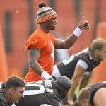 
              Cleveland Browns quarterback Deshaun Watson calls a play during an NFL football practice at the team's training facility Wednesday, June 1, 2022, in Berea, Ohio. (AP Photo/David Richard)
            
